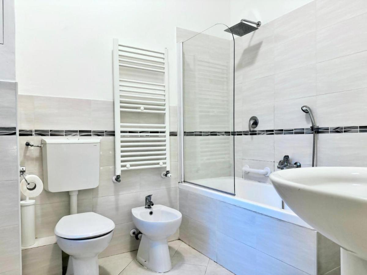 Beachfront E Parking Il Nido Sul Mare Genua